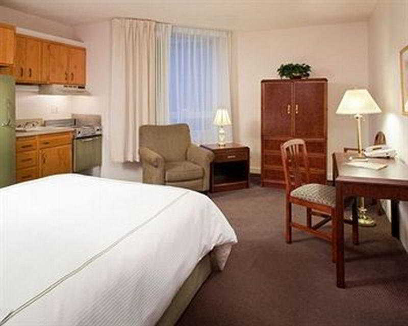 The Mark Spencer Hotel Portland Room photo